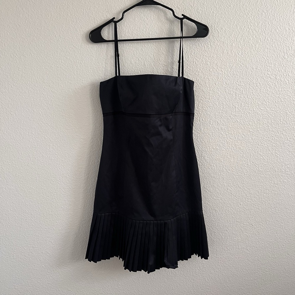 Elie Tahari Sz 8 Black Mini Dress Pleated Hem Minimalist Slip Adjustable Strap